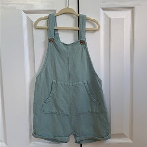 Adorable overalls!!